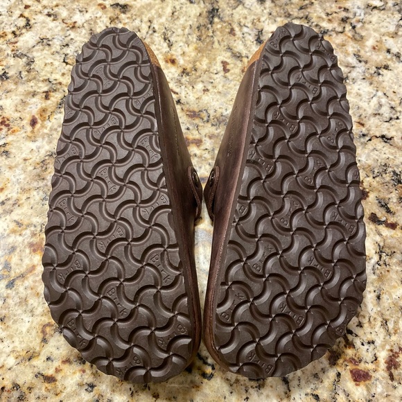 Birkenstock Boston Leather
Cloggs Size 38 L7 M5/US women size 7-7.5/Lightly used - Picture 3 of 9